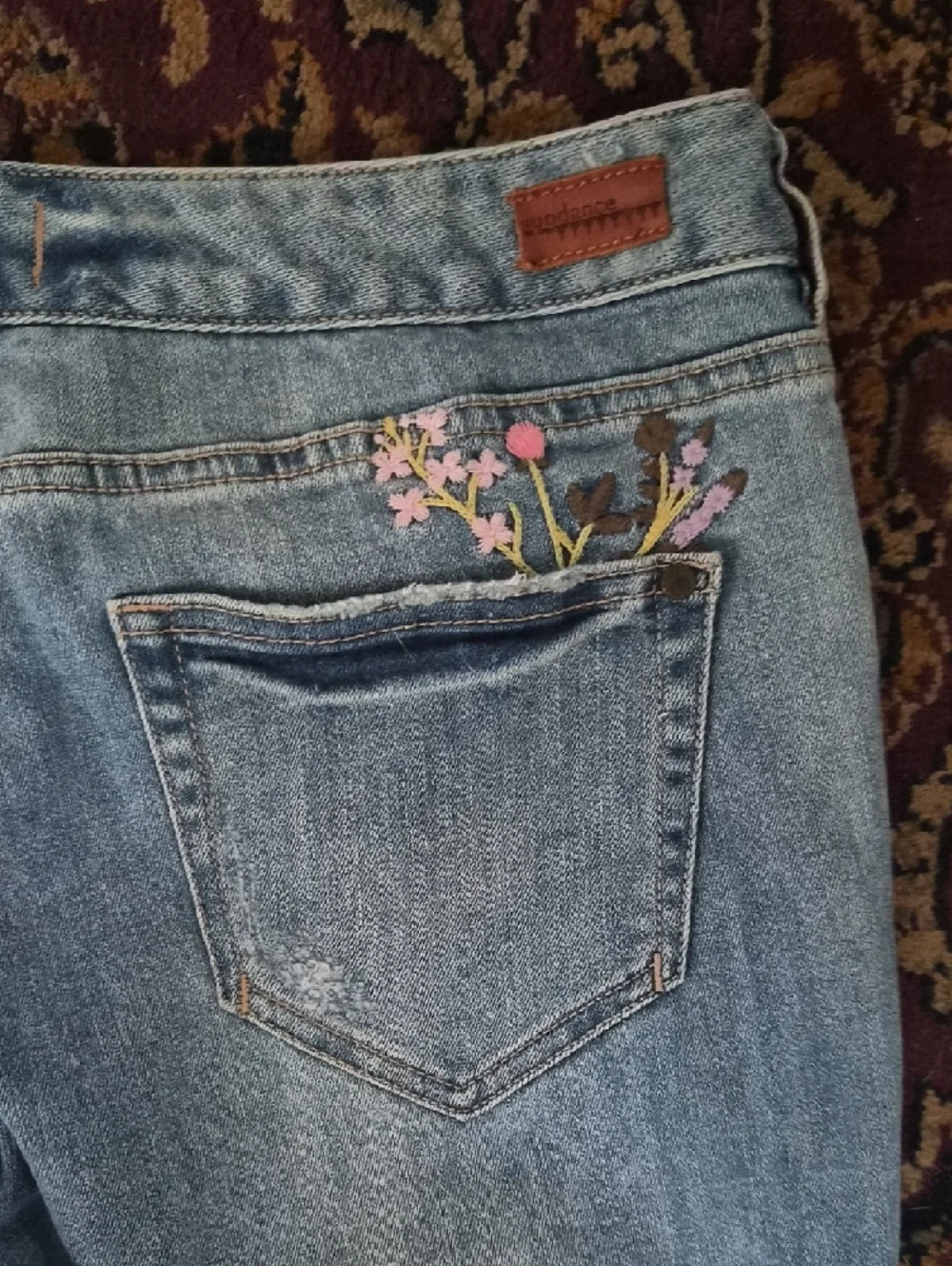 SUNDANCE Light Blue Straight-Leg Jeans with Embroidered Floral Hem 29 M - Picture 7 of 7